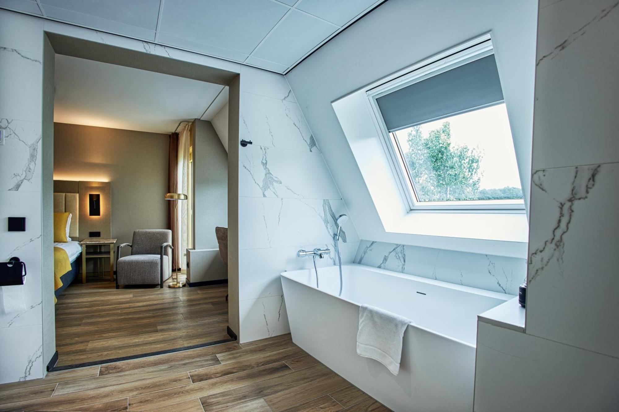 Hotel Hoogeveen Bagian luar foto