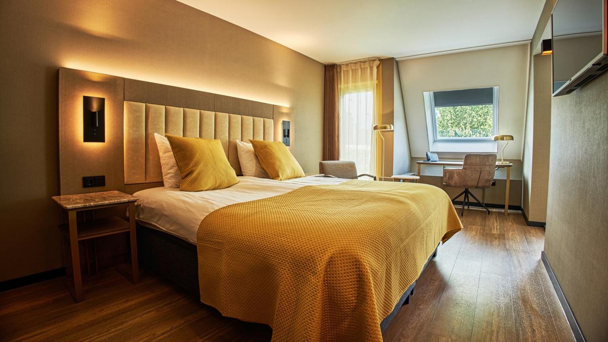 Hotel Hoogeveen Bagian luar foto